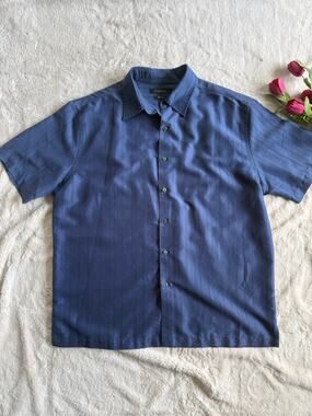 A[X]ist Mens Size XL Silk Touch Short Sleeve Shirt